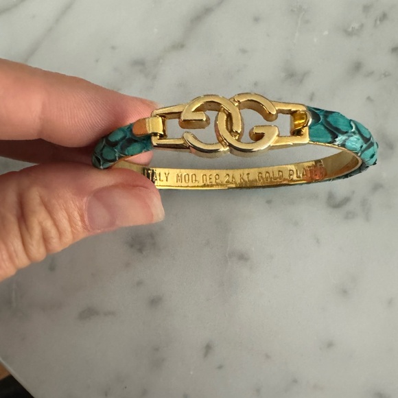 Vintage GUCCI Snakeskin Bangle Bracelet 24 KT Gold Plated - ITALY - TURQUOISE - Picture 1 of 2